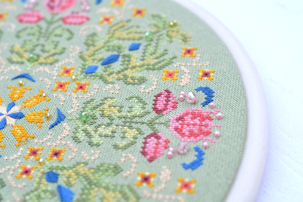 Tela Artis - Bloomy Mandala - Counted Cross Stitch Kit - Image 3