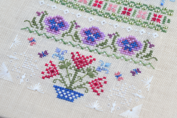 Tela Artis - Spring Stitches Counted Cross Stitch Kit - Image 4