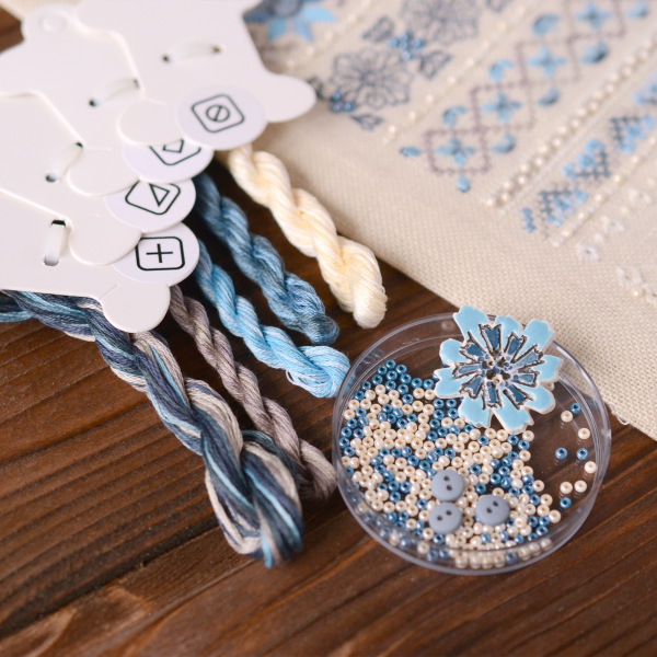 Tela Artis - Cornflower Patterns Counted Cross Stitch Kit - Image 2